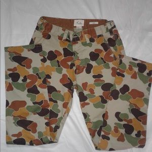 URBAN OUTFITTER RABBIT CAMO CHINO PANT